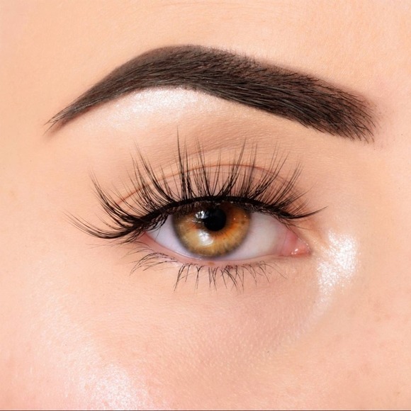 3D Lashes - Picture 5 of 5